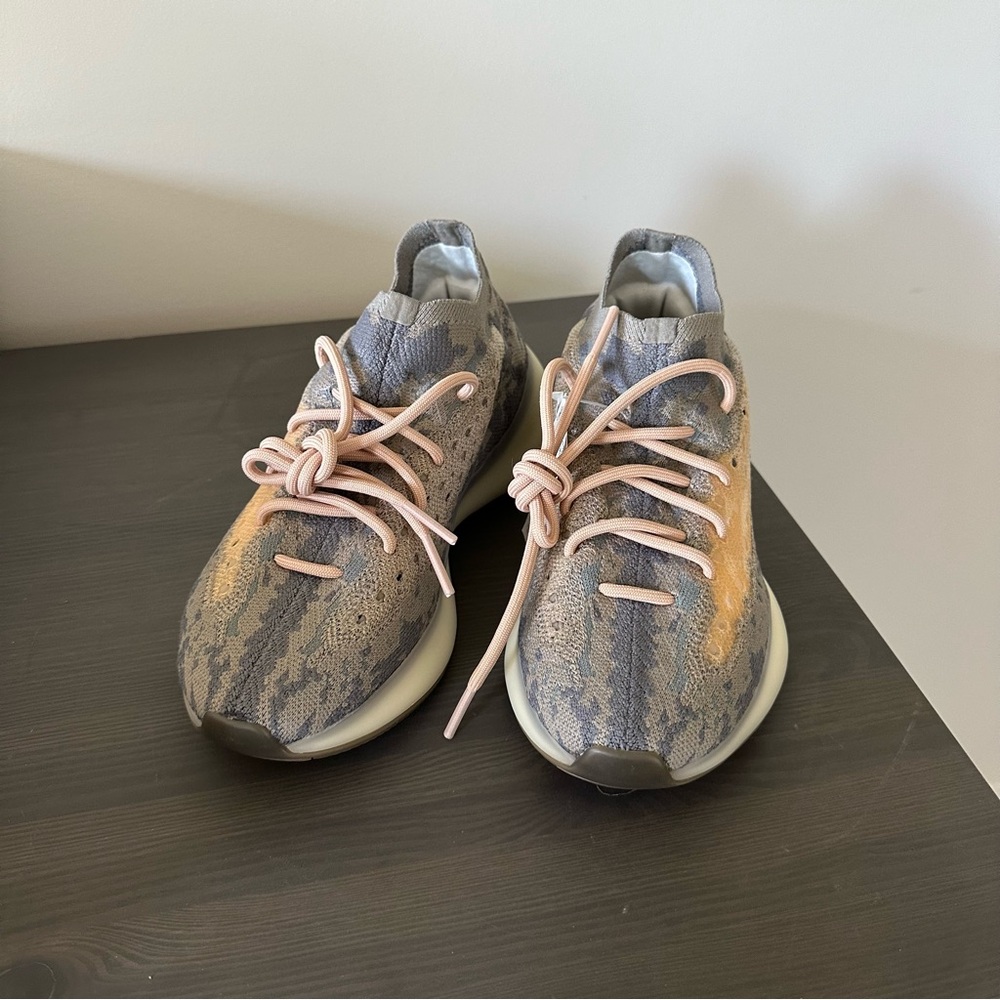 Yeezy 380 FX9764 US 7-1/2 Male NEW